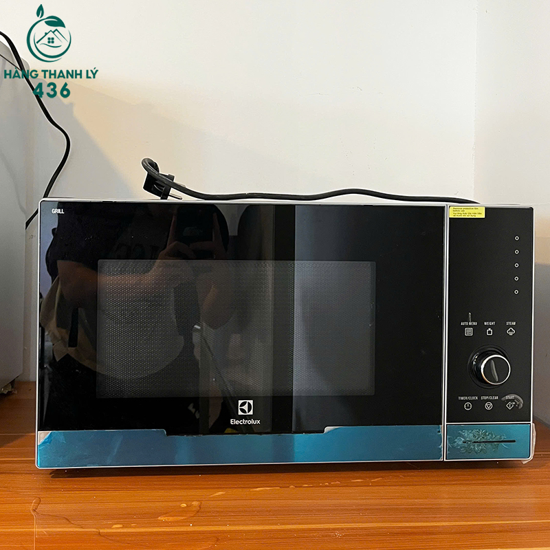 Lò Vi Sóng Cũ Electrolux Đen Bóng Hiện Đại Giá Rẻ lo-vi-song-cu-electrolux-den-bong-hien-dai-gia-re-1 Lò Vi Sóng Cũ Electrolux Đen Bóng Hiện Đại Giá Rẻ