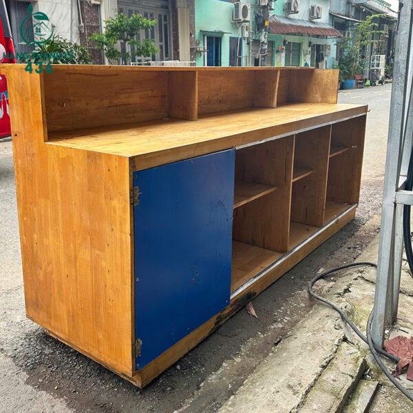 Quầy Bán Hàng Gỗ Cũ 2M4X1M1 Mặt Trơn Logo In Tròn