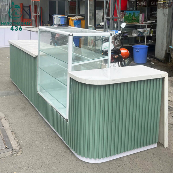 quay bar cu soc xanh la kem tu kinh trung bay 4