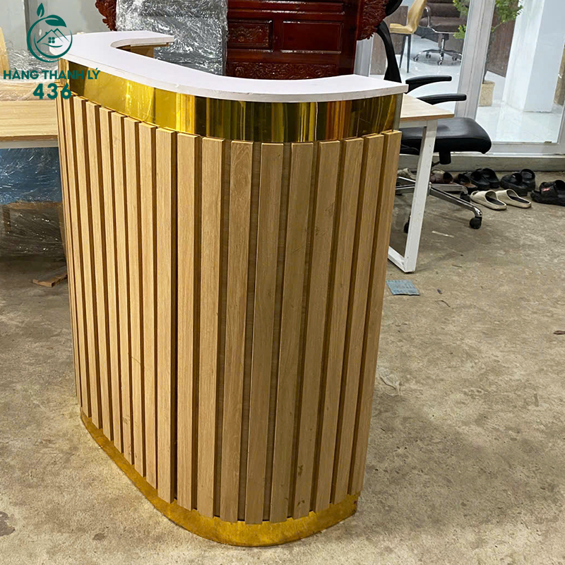 Quầy Lễ Tân Cũ 1M Bo Cong Màu Trắng Phối Vàng quay-le-tan-cu-1m-bo-cong-mau-trang-phoi-vang-3 Quầy Lễ Tân Cũ 1M Bo Cong Màu Trắng Phối Vàng