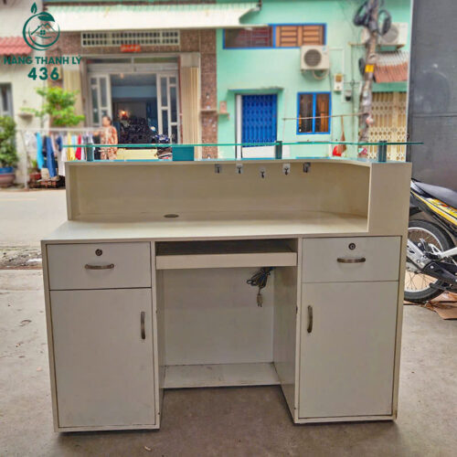 Quầy Lễ Tân Cũ 1M4X1M1 Phối Màu Xanh Trắng Thiết Kế Có Mặt Kính