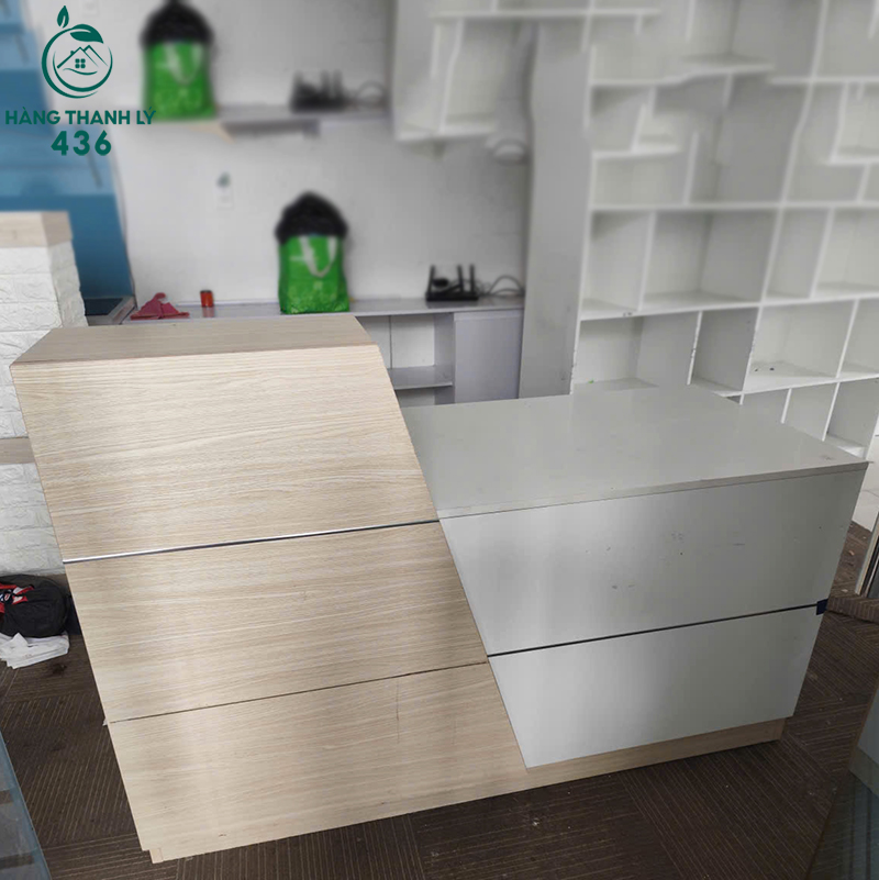 quay-le-tan-cu-1m50x75cm-nho-gon-co-hoc-tu-tien-loi-gia-re-1 Quầy Lễ Tân Cũ 1M50X75CM Nhỏ Gọn Có Hộc Tủ Tiện Lợi Giá Rẻ