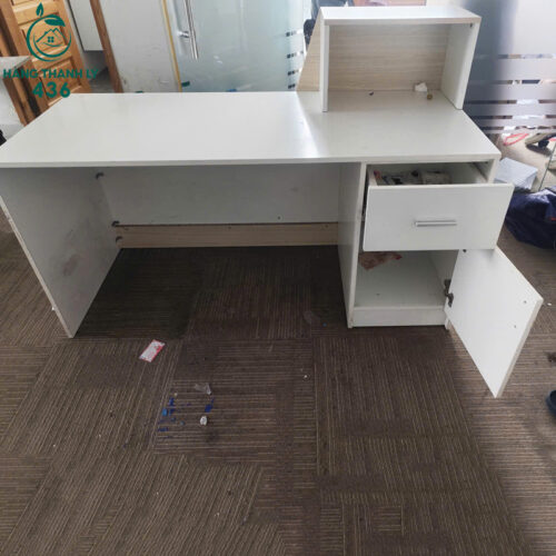 Quầy Lễ Tân Cũ 1M50X75CM Nhỏ Gọn Có Hộc Tủ Tiện Lợi Giá Rẻ 2 quay le tan cu 1m50x75cm nho gon co hoc tu tien loi gia re 2