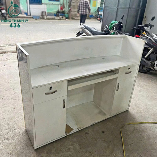 Quầy Lễ Tân Cũ 1M5X1M1 Màu Xám Phối Vàng Mặt Kính Sang Trọng 3 Quầy Lễ Tân Cũ 1M5X1M1 Màu Xám Phối Vàng Mặt Kính Sang Trọng