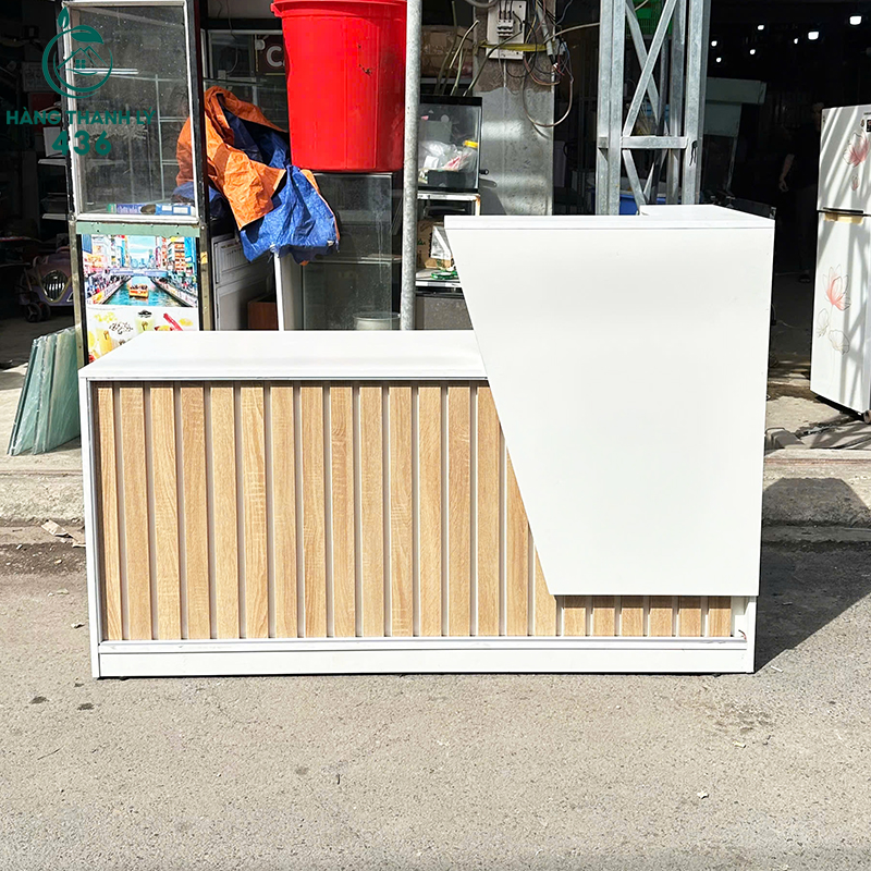 quay-le-tan-cu-1m6x1m1-phoi-mau-trang-va-van-go-4 Quầy Lễ Tân Cũ 1M6X1M1 Phối Màu Trắng Và Vân Gỗ