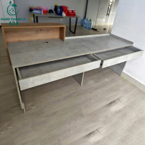 Quầy Lễ Tân Cũ 2MX1M Màu Xám Thiết Kế Đẹp Mắt 4 quay le tan cu 2mx1m mau xam thiet ke dep mat 3