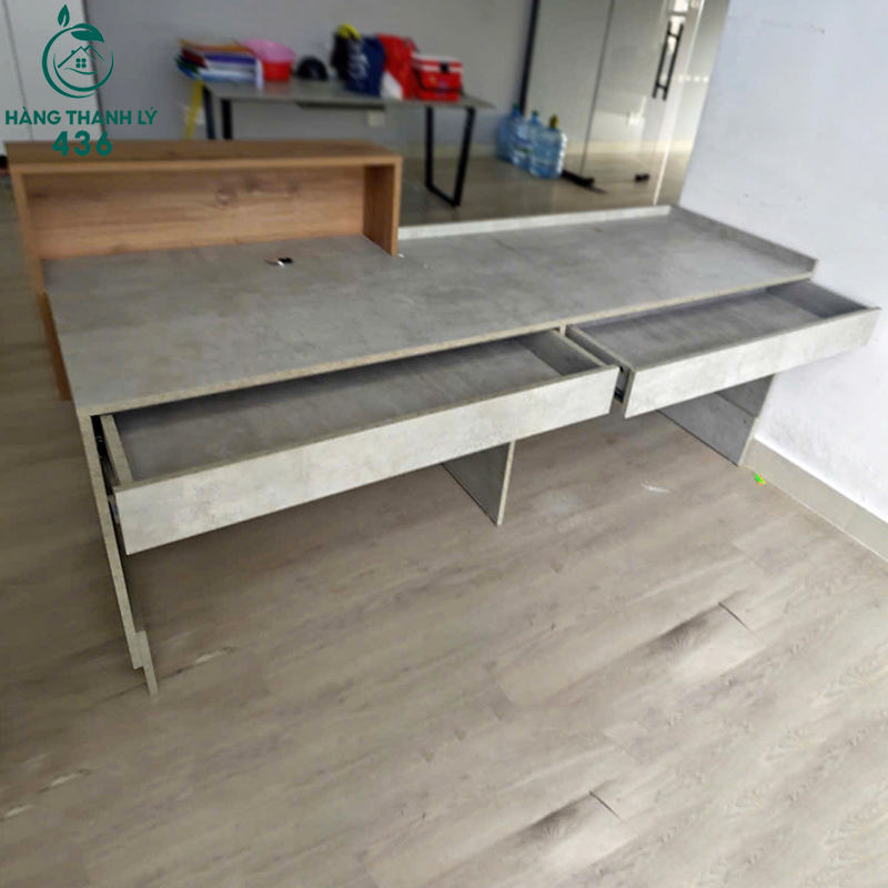 quay-le-tan-cu-2mx1m-mau-xam-thiet-ke-dep-mat-3 Quầy Lễ Tân Cũ 2MX1M Màu Xám Thiết Kế Đẹp Mắt