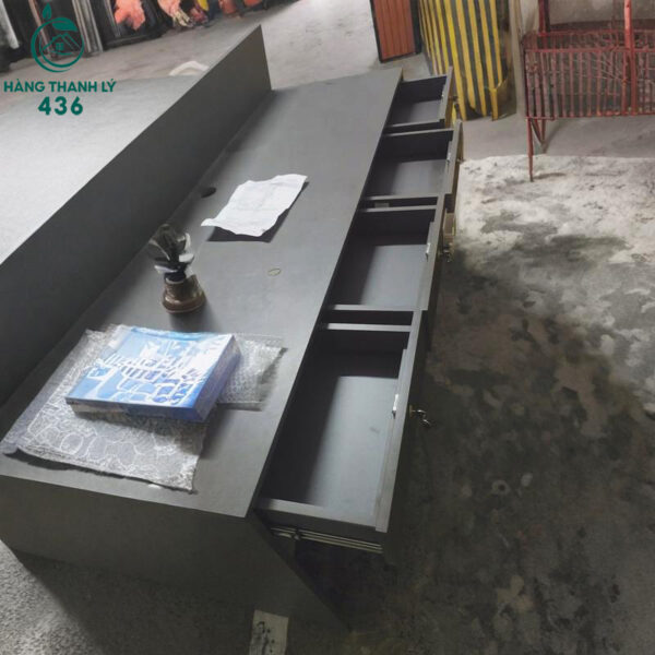 quay le tan cu mau xam dam 1m8x60cm nhieu ngan keo tien loi 1