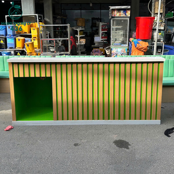 quay-thu-ngan-cu-2m4x90cm-thiet-ke-mau-xanh-la (1) quay thu ngan cu 2m4x90cm thiet ke mau xanh la 1