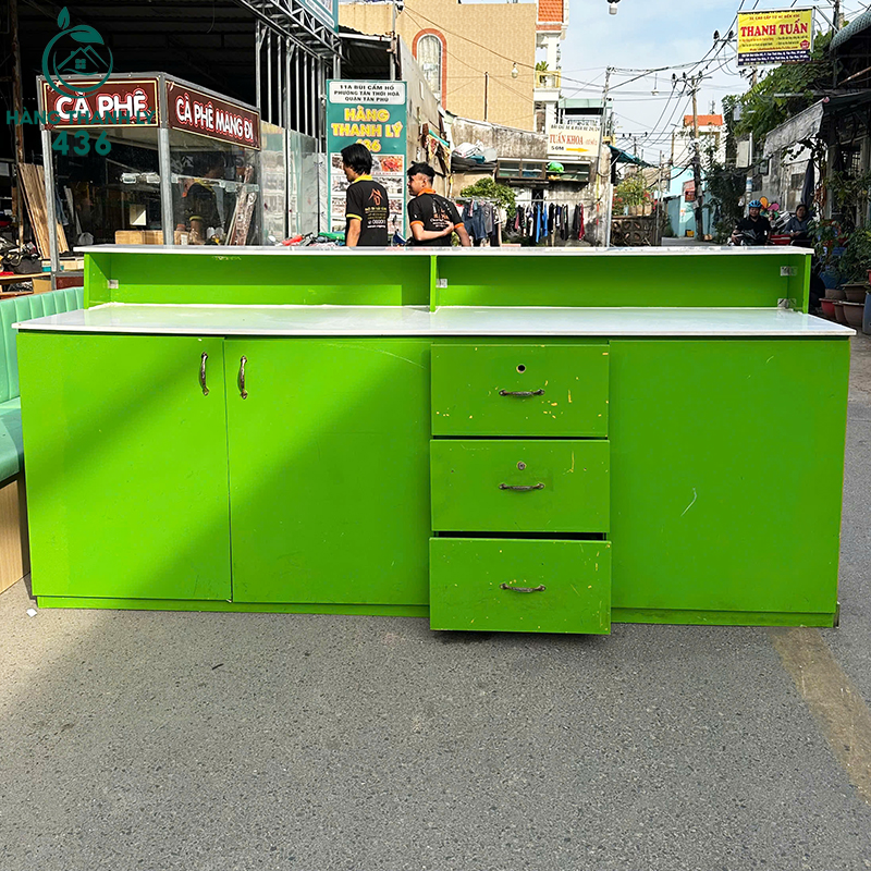 Quầy Thu Ngân Cũ 2M4X90CM Thiết Kế Màu Xanh Lá quay-thu-ngan-cu-2m4x90cm-thiet-ke-mau-xanh-la-2 Quầy Thu Ngân Cũ 2M4X90CM Thiết Kế Màu Xanh Lá