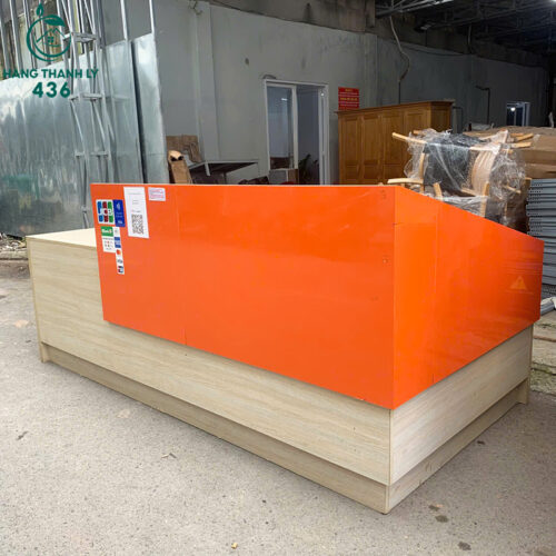 quay tiep tan cu 2m4x1m2 co hoc tu va ngan keo rong rai 3