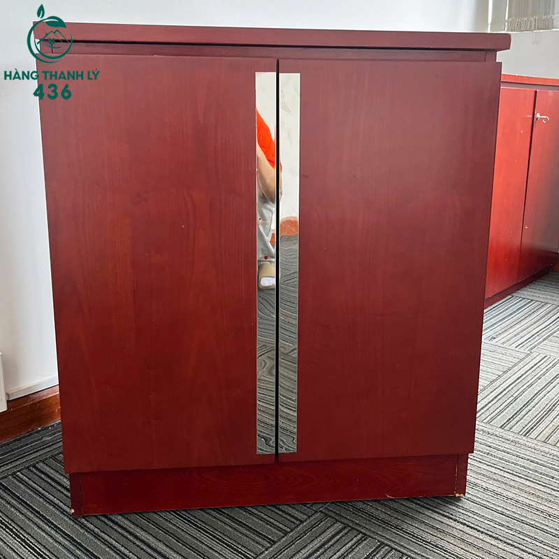 Tủ Hồ Sơ 2 Cánh Cũ 70CMX80CM Gỗ Đỏ Nâu Sang Trọng tu-ho-so-2-canh-cu-70cmx80cm-go-do-nau-sang-trong-3 Tủ Hồ Sơ 2 Cánh Cũ 70CMX80CM Gỗ Đỏ Nâu Sang Trọng