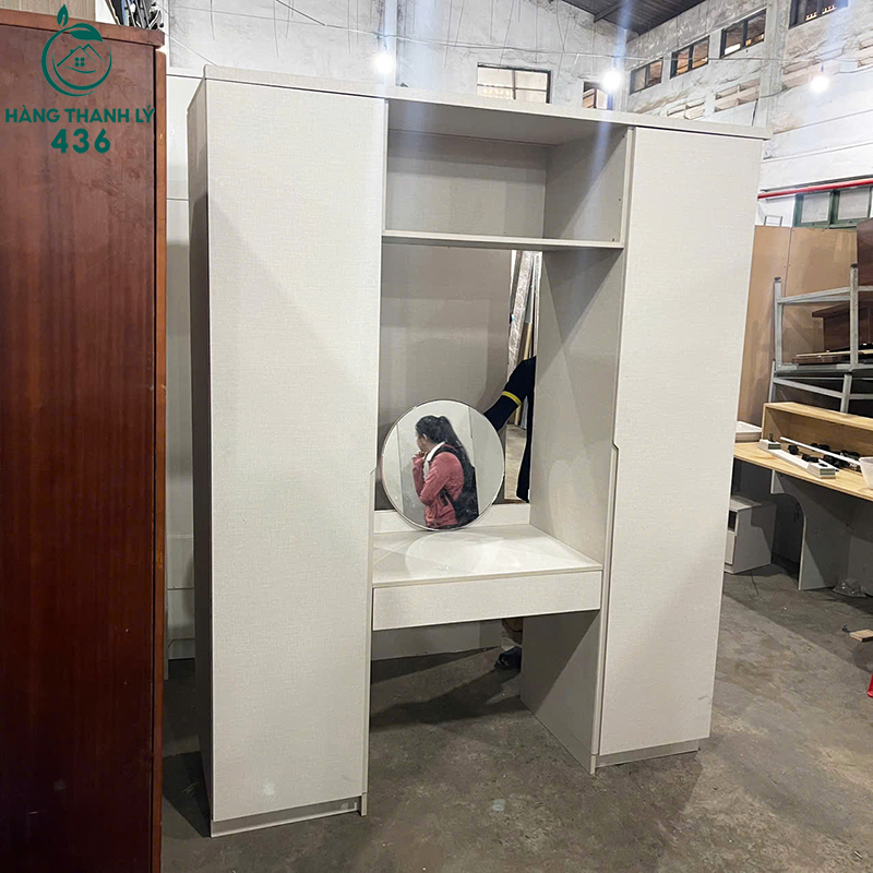 tu-quan-ao-1m75x2m2xsau60cm-mau-trang-kem-ban-trang-diem-1 Tủ Quần Áo 1M75X2M2X60CM Màu Trắng Kèm Bàn Trang Điểm