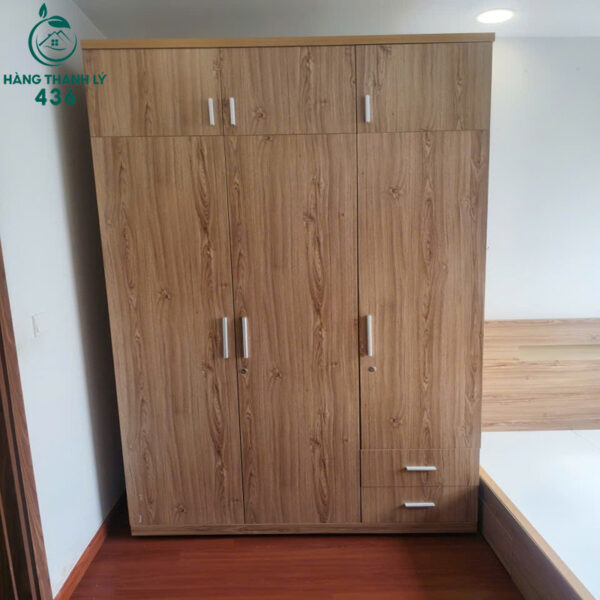 tu quan ao cu 1m3x2m4 3 canh kem ngan phu tang tren 2