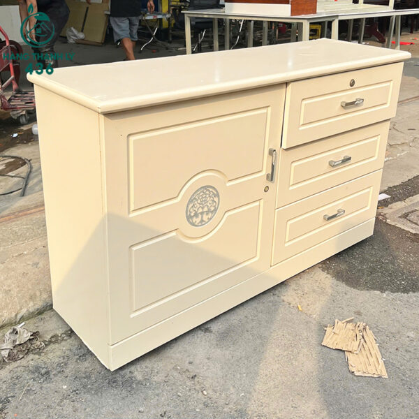 Tủ Quần Áo Cũ 1M3X80CM Màu Kem Có 1 Cánh Mở Dập Hình Trang Trí