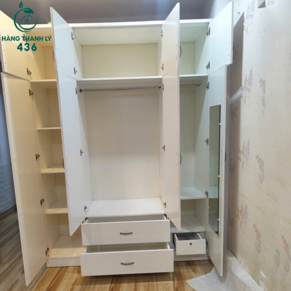 tu quan ao cu 1m8x2m45 mau trang co guong soi ben trong tien dung 2