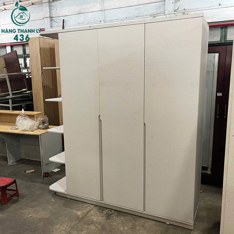 tu-quan-ao-cu-2m2x2m-3-canh-hien-dai-mau-kem-3 Tủ Quần Áo Cũ 2M2X2M 3 Cánh Màu Trắng