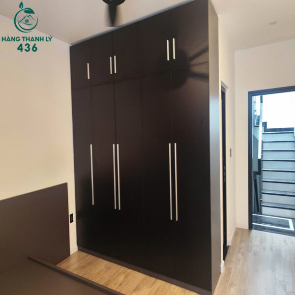 tu quan ao cu 2m5x2m8 mau den thiet ke sang trong 4