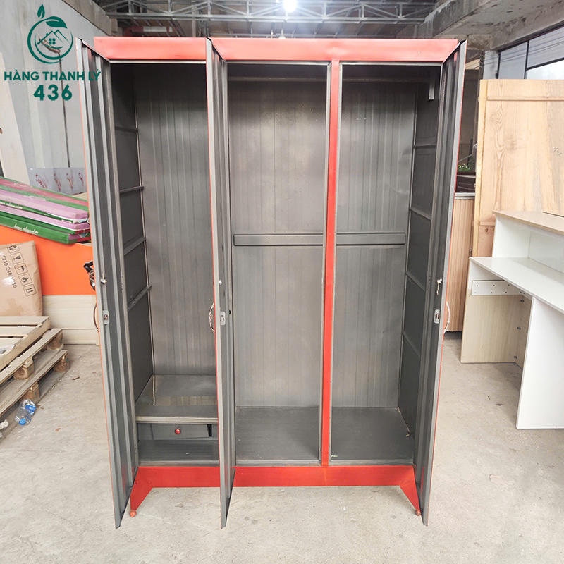 tu-quan-ao-cu-go-3-canh-mau-do-1m7x1m-co-guong-tien-loi-1 Tủ Quần Áo Cũ Gỗ 3 Cánh Màu Đỏ 1M7X1M Có Gương Tiện Lợi