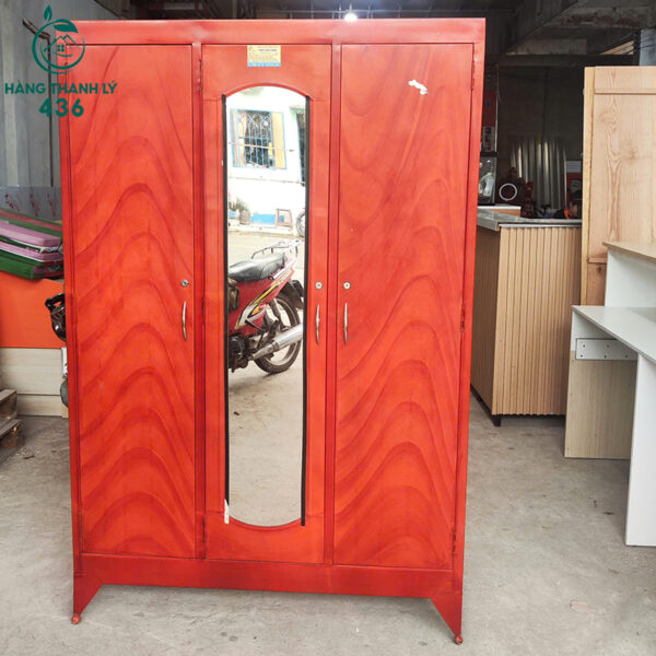 tu-quan-ao-cu-go-3-canh-mau-do-1m7x1m-co-guong-tien-loi (2) tu quan ao cu go 3 canh mau do 1m7x1m co guong tien loi 2