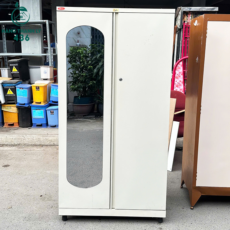 tu-sat-cu-2-canh-mau-trang-kem-thiet-ke-cao-rao-hien-dai-1 Tủ Sắt Cũ 2 Cánh Màu Trắng Kem Thiết Kế Cao Ráo Hiện Đại