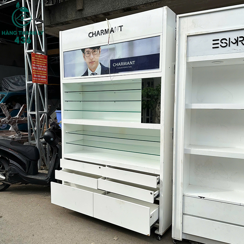 tu-trung-bay-cu-1m5x2m4-co-banh-xe-de-di-chuyen-3 Tủ Trưng Bày Cũ 1M5X2M4 Có Bánh Xe Dễ Di Chuyển