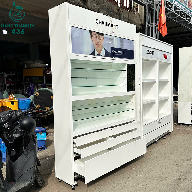 tu-trung-bay-cu-1m5x2m4-co-banh-xe-de-di-chuyen-4 Tủ Trưng Bày Cũ 1M5X2M4 Có Bánh Xe Dễ Di Chuyển