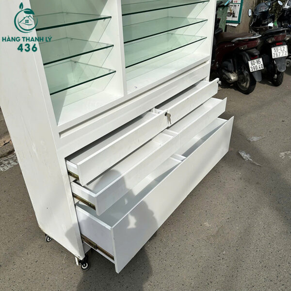 tu trung bay kinh cu 1m5x2m47 nhieu ngan keo tien dung 2