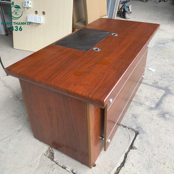 ban giam doc cu 1m6x80cmx76cm mau nau do 1