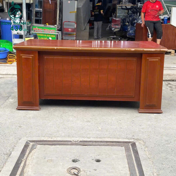 ban giam doc cu 1m77x89cmx80cm go mau nau dep 1