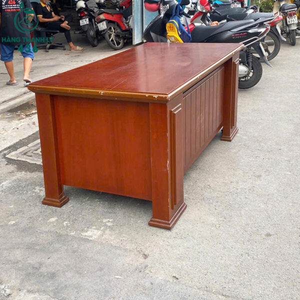 ban giam doc cu 1m77x89cmx80cm go mau nau dep 4