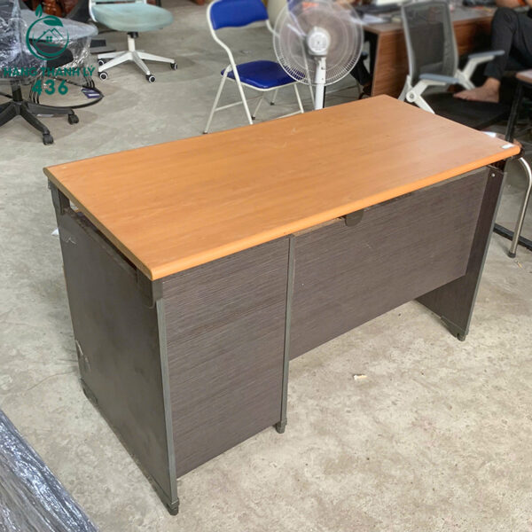 Bàn Làm Việc Cũ 1M2X60CMX75CM Màu Nâu Gỗ Có Ngăn Kéo Và Hộc Tủ