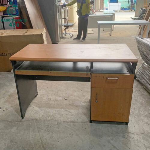 Bàn Làm Việc Cũ 1M2X60CMX75CM Màu Nâu Gỗ Có Ngăn Kéo Và Hộc Tủ