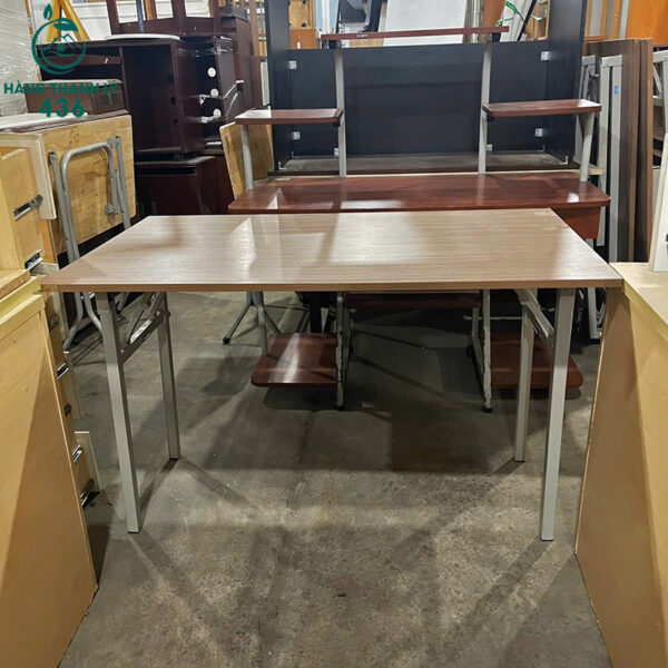 ban lam viec cu 1m2x75cm mat go chan sat gap gon 4