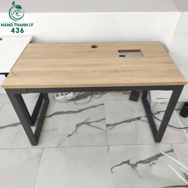 ban-lam-viec-cu-1m4x70cm-mat-van-go-chan-chu-u