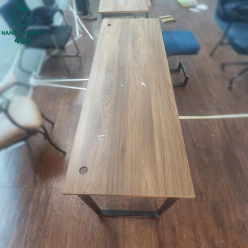 Bàn Làm Việc Cũ 1M5X50CMX75CM Chân Sắt Chữ U Vân Gỗ Đậm