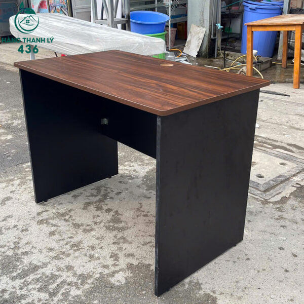Bàn Làm Việc Cũ 1MX75CM Màu Nâu Đen Đơn Giản