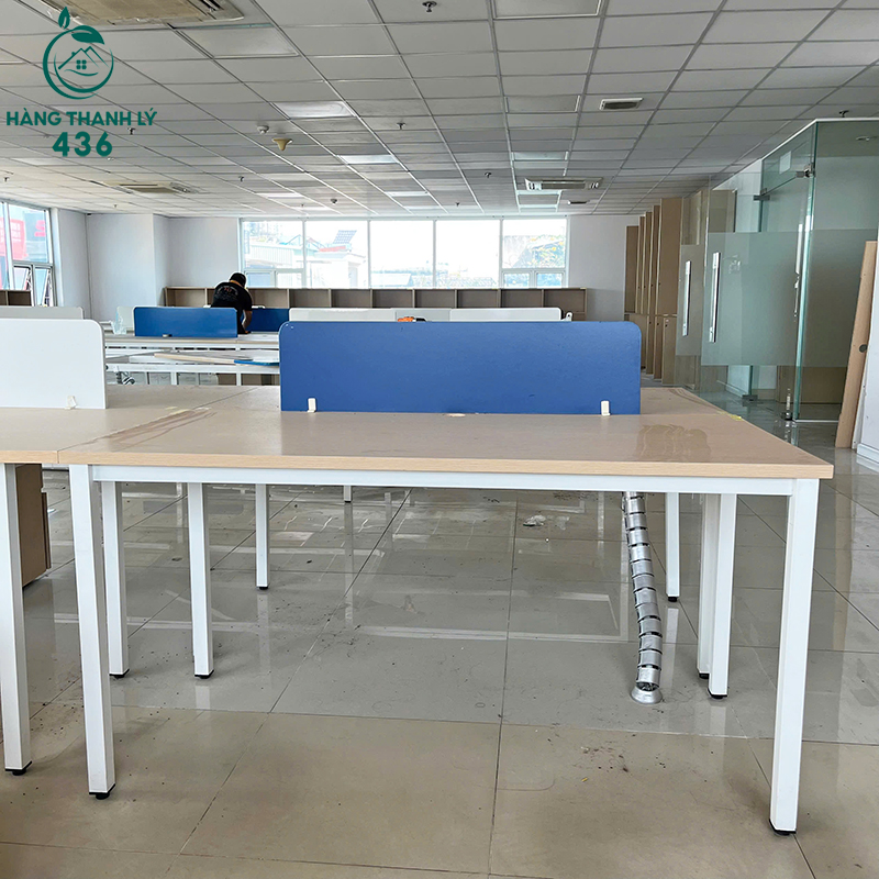 Bàn Làm Việc Cũ Có Vách Ngăn Màu Xanh ban-lam-viec-cu-co-vach-ngan-mau-xanh-1 Bàn Làm Việc Cũ Có Vách Ngăn Màu Xanh