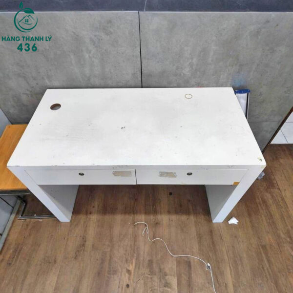 ban lam viec cu mau trang kem 2 hoc dung do 2