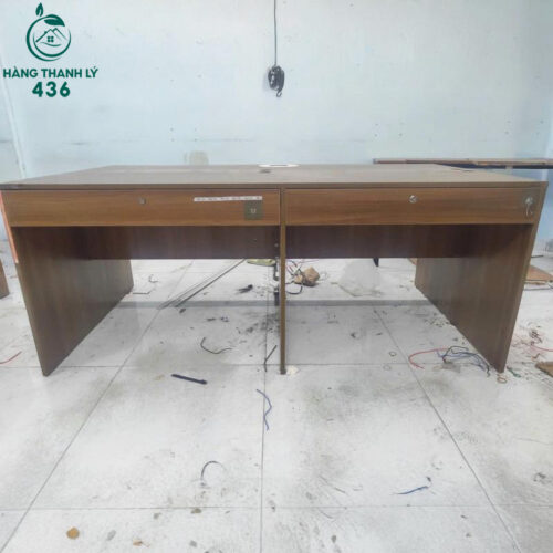 ban lam viec cum cu 2 cho ngoi co hoc keo tien loi 3