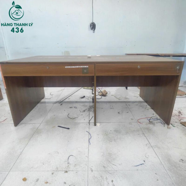 ban lam viec cum cu 2 cho ngoi co hoc keo tien loi 3