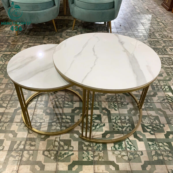 ban sofa cu doi mat da van may trang chan ma vang 3