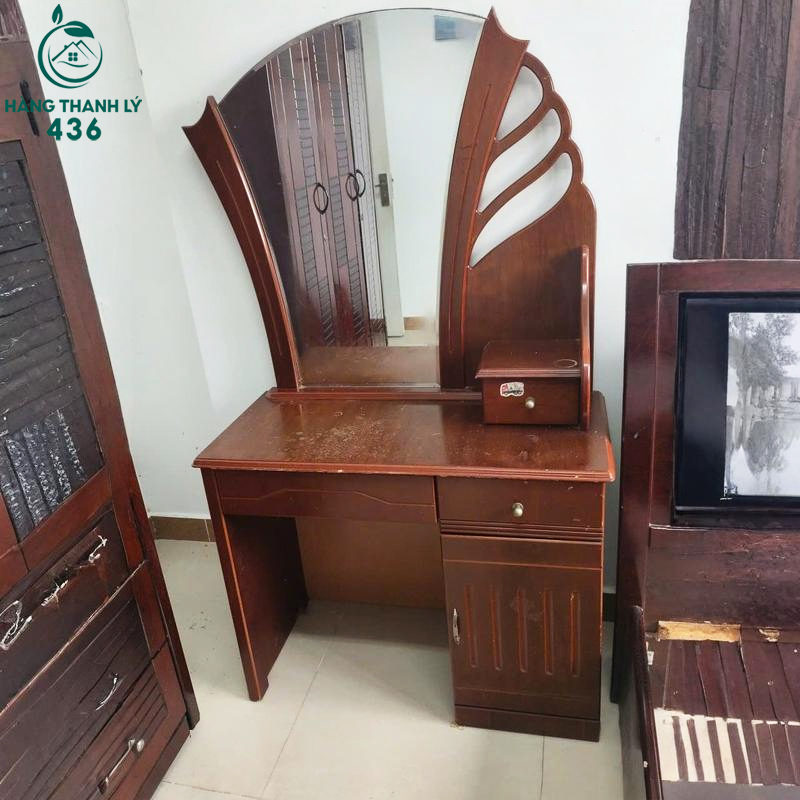 Bàn Trang Điểm Cũ 90CMX1M55 Gỗ Nâu Đỏ Gương Soi Hình Vòm ban-trang-diem-cu-90cmx1m55-go-nau-do-guong-soi-hinh-vom-1 Bàn Trang Điểm Cũ 90CMX1M55 Gỗ Nâu Đỏ Gương Soi Hình Vòm