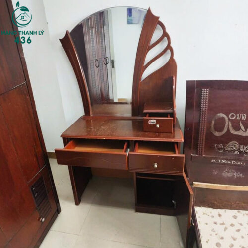 Bàn Trang Điểm Cũ 90CMX1M55 Gỗ Nâu Đỏ Gương Soi Hình Vòm 3 ban trang diem cu 90cmx1m55 go nau do guong soi hinh vom 2