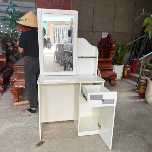 ban trang diem cu mau trang kem guong soi 4