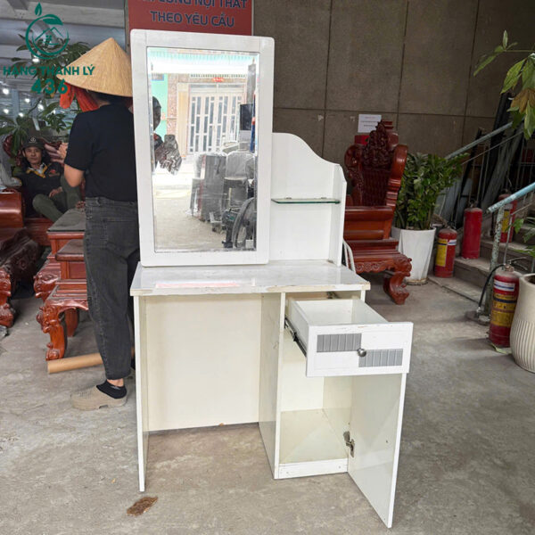 ban trang diem cu mau trang kem guong soi 4