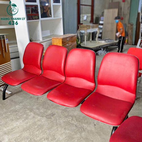 Băng Ghế Cũ Đệm Da Màu Đỏ Khung Sắt Chắc Chắn