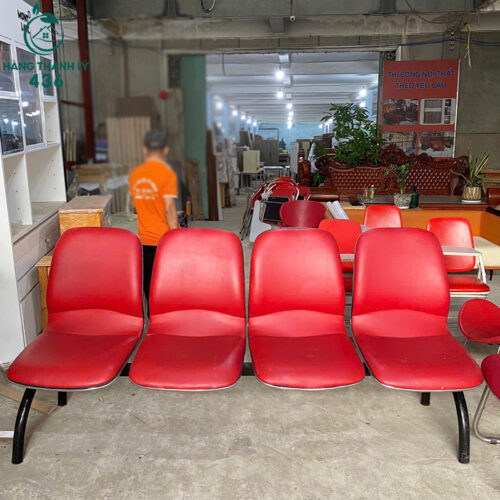 Băng Ghế Cũ Đệm Da Màu Đỏ Khung Sắt Chắc Chắn