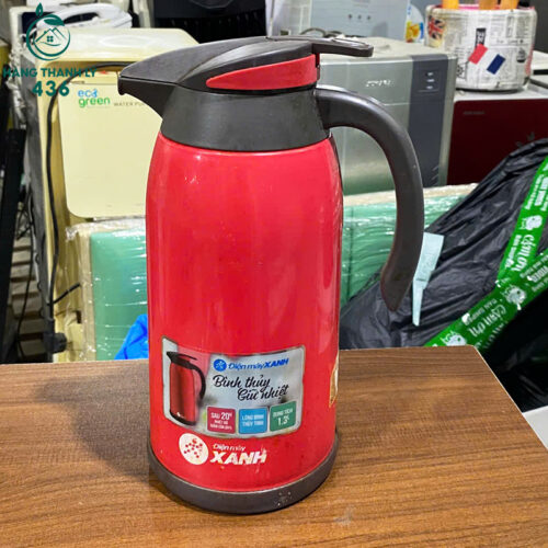 Bình Thủy Giữ Nhiệt Cũ Màu Đỏ Đựng Nước Nóng