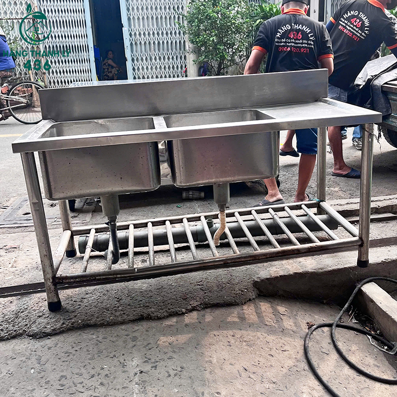 Bồn Rửa Cũ 1M55X65CMX75CM Inox Sáng Bóng Kệ Dưới Thoáng Khí bon-rua-cu-1m55x65cmx75cm-inox-sang-bong-co-ke-duoi-thoang-khi-1 Bồn Rửa Cũ 1M55X65CMX75CM Inox Sáng Bóng Kệ Dưới Thoáng Khí